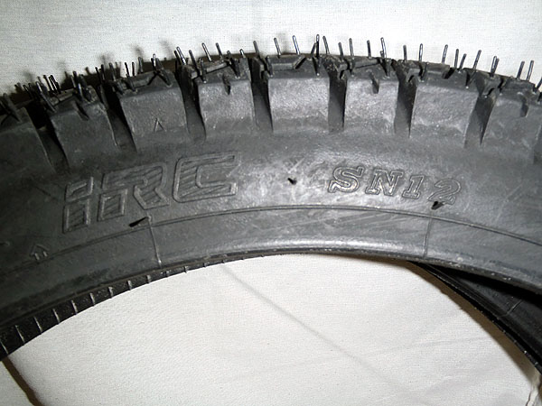 SNOWタイヤ（IRC SN12）